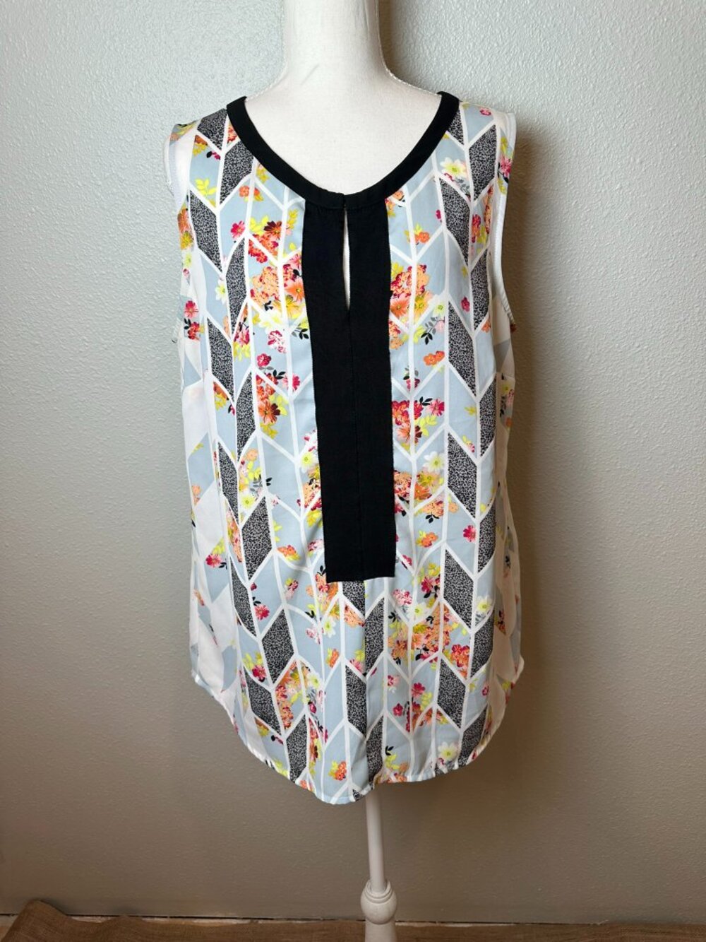 CAbi Geometric Floral Grosgrain Ribbon Blouse Tunic Medium 249